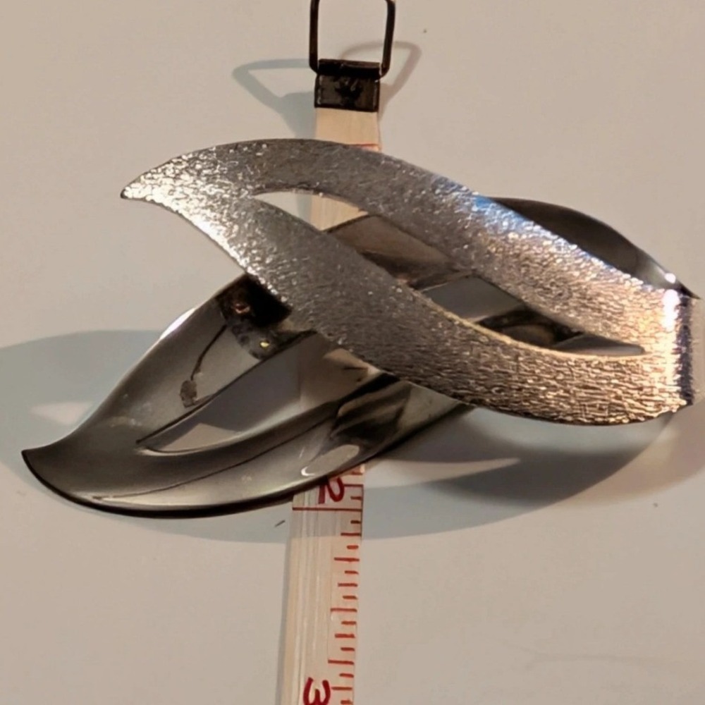 Vintage Sarah Coventry Silver Tone Textured Satin Flame Brooch Pin
